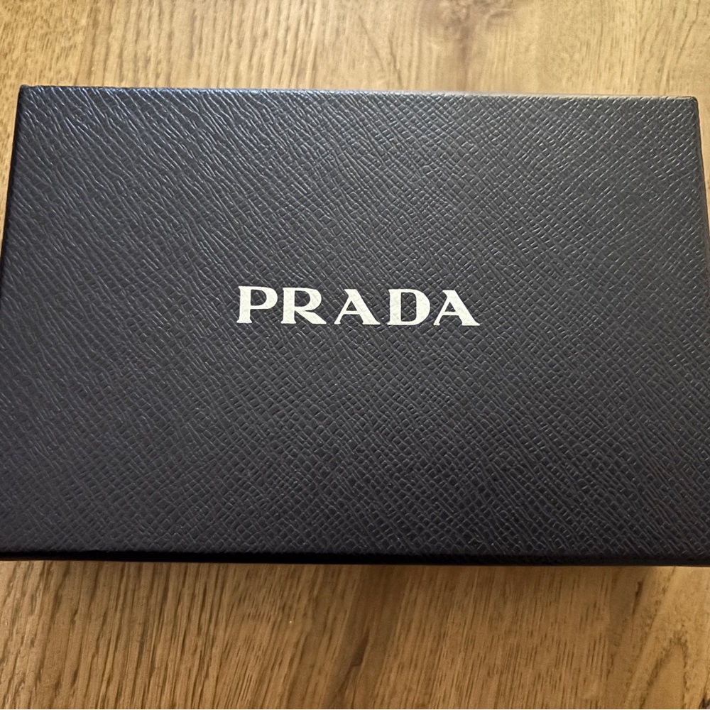 Authentic Small Saffiano Leather Prada Wallet - Picture 8 of 8
